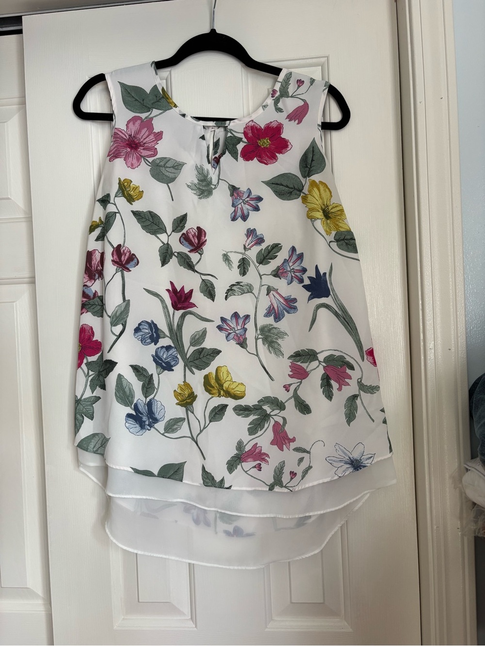 Floral Sleeveless High-Low Shell Top - White with Pink, Yellow & Blue Flowers